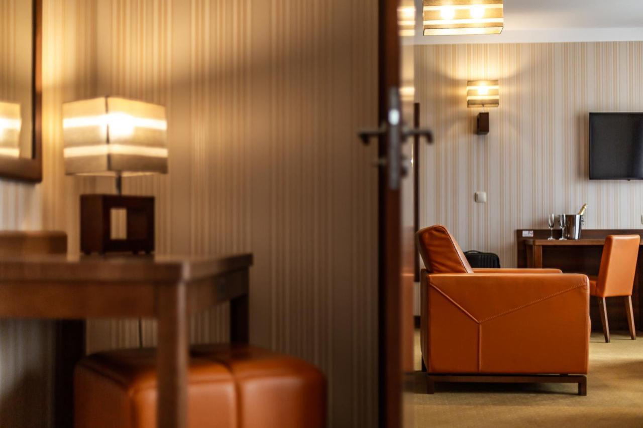 Dworek Morski Spa & Wellness ミエルノ エクステリア 写真
