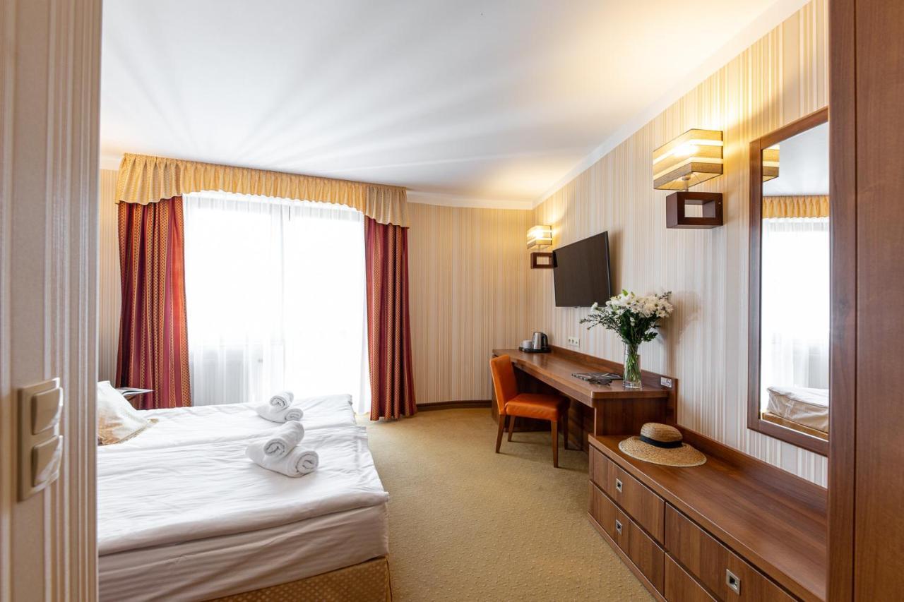 Dworek Morski Spa & Wellness ミエルノ エクステリア 写真