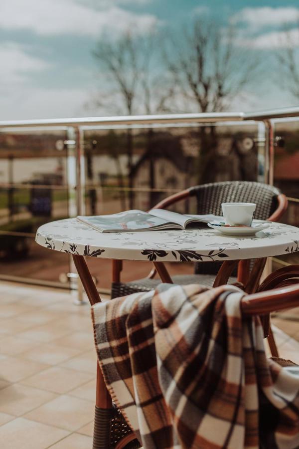 Dworek Morski Spa & Wellness ミエルノ エクステリア 写真