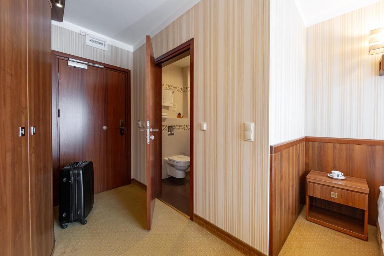 Dworek Morski Spa & Wellness ミエルノ エクステリア 写真